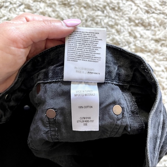 Agolde Dee Shorts - Picture 12 of 14